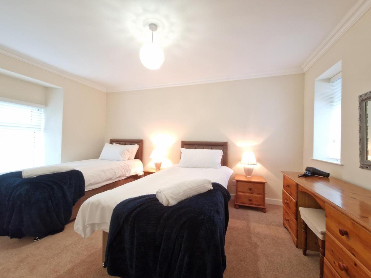 מרת'יר טידפיל Lewis Gethin House, Newly Renovated Cottage Sleeps 9, Close To Bike Park Wales מראה חיצוני תמונה